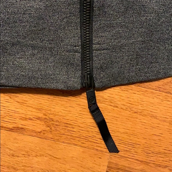 women’s size 6 lululemon Athletica jacket - Picture 5 of 6